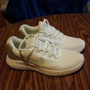 Nike Lunar converge size 9